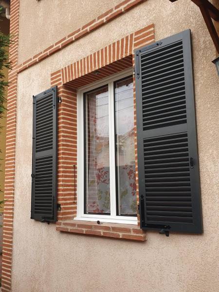 volets battants aluminium noirs plaisance du touch