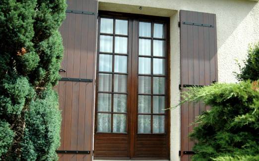 Volets battants posés par fenêtres et vérandas toulousaines 